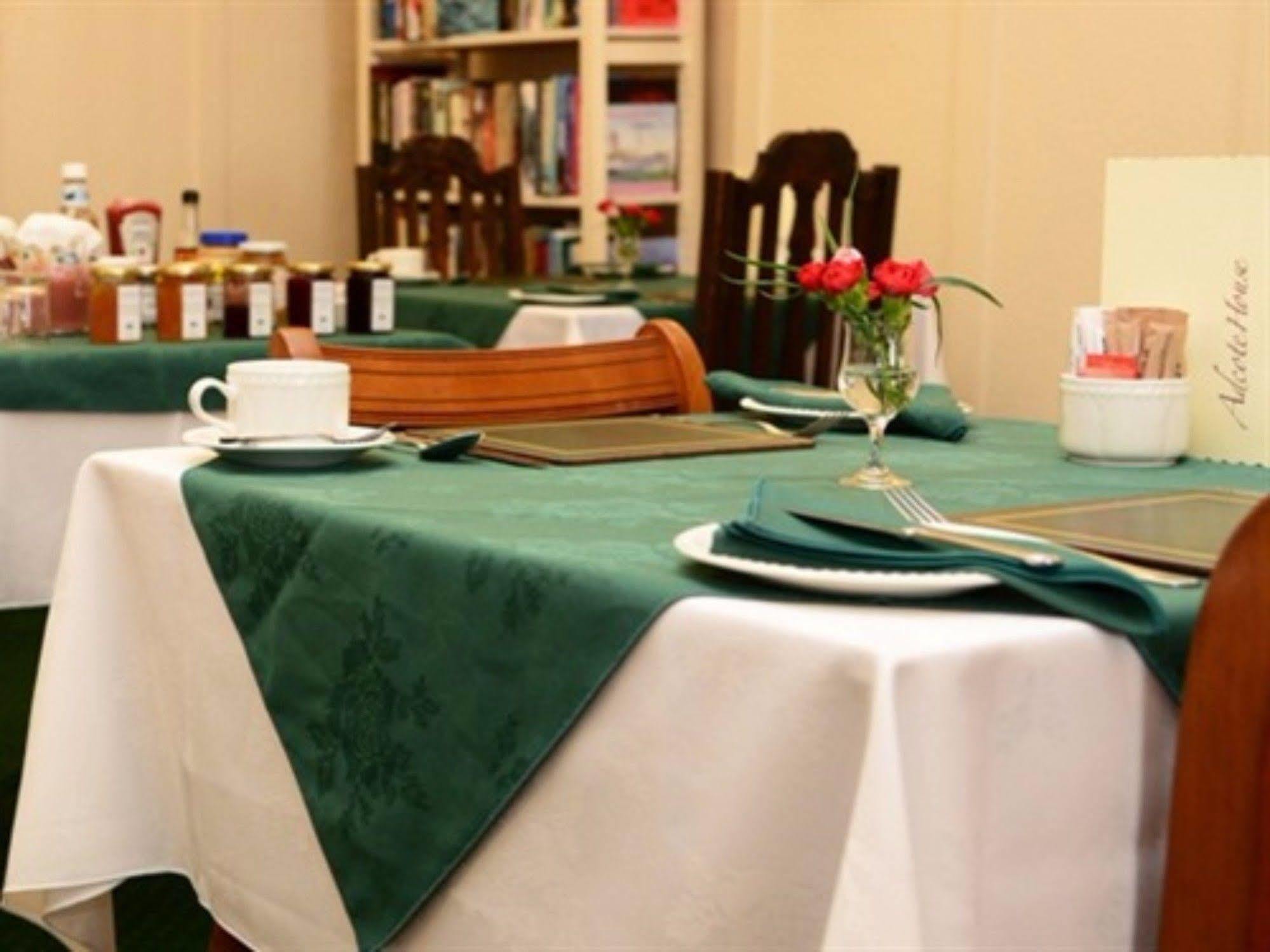 Adcote House (Adults Only) Otel Llandudno Dış mekan fotoğraf